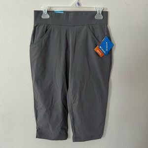 Columbia Women’s Pull-On Active Fit Capri Pants Grey